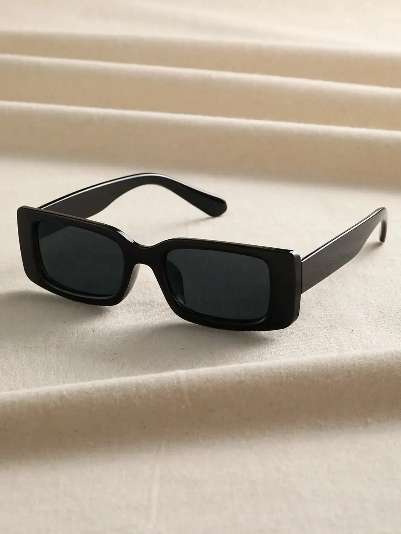 Unisex Square Fashion Sunglasses – Perfect for Beach Days & Daily Photos