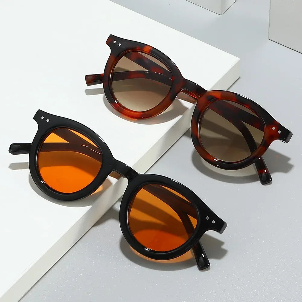 JNPCXI Oval Punk Sunglasses – UV400 Gradient Shades with Rivet Detail for Men & Women